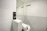In-room Bathroom Modern and Well Furnished 2BR at Jarrdin near Cihampelas Walk