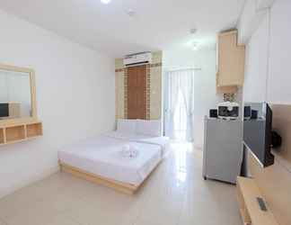 ห้องนอน 2 Homey and Comfort Living Studio Room at Bassura City Apartment