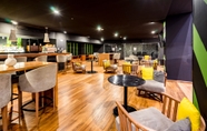 Bar, Kafe, dan Lounge 3 Vamar