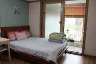 Bedroom Samcheok Come to Play Guest House