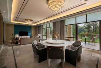 Kamar Tidur 4 Howard Johnson by Wyndham LakeView Hotel Kunming