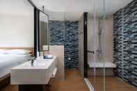 ห้องน้ำภายในห้อง Fairfield by Marriott Chongqing Yongchuan