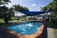 Swimming Pool Apartments at Mission Beach