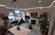 Lobby 2 Entire 1-bed Apartment in London Haringey ,