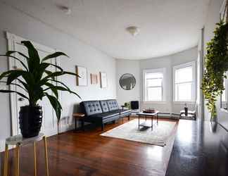 Lobby 2 Modern2Bd Apartment