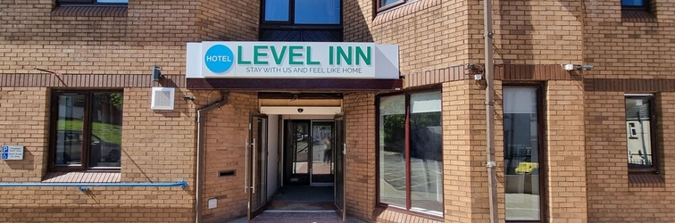 Bên ngoài Level Inn