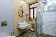 In-room Bathroom Diamond Suites