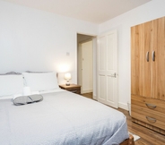 Bedroom 4 Charming 1-bed Basement Apartment in Lewisham