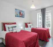 Kamar Tidur 4 Beautiful 3-bed Apartment in Romford Image Court