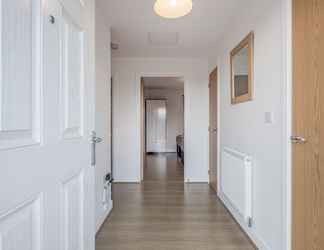 Lobby 2 Impeccable 2-bed Apartment in Romford Image Court