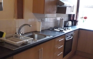 Bilik Tidur 5 Grand 3-bed Quasi Semi House in Manchester