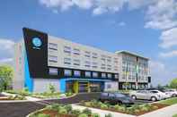 Exterior Tru by Hilton Naperville Chicago