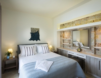 Bedroom 2 Muses Beach Villas - Urania