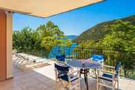 Ruang Umum Elia Beach Villa in Ithaki