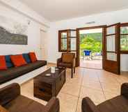 Ruang Umum 5 Elia Beach Villa in Ithaki