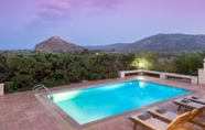 Swimming Pool 3 Villa Palekastro in Sitia