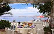 ร้านอาหาร 4 Waterfront Cottage in Ta l ca