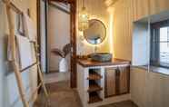 In-room Bathroom 4 Stunning Architecture 5BR Bamboo With Tropical Pool Villa in Umalas