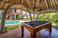 Entertainment Facility Stunning Architecture 5BR Bamboo With Tropical Pool Villa in Umalas