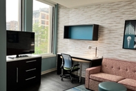 Common Space Home2 Suites by Hilton St. Louis Downtown