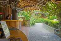 Lobby Garden of Eden Dive Resort