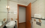 Phòng tắm bên trong 5 KOHH – Studio in Al Jawhara 1