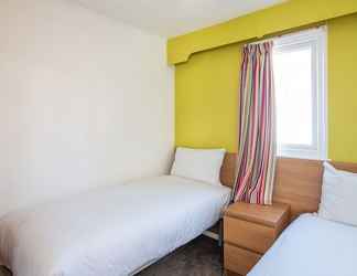 Kamar Tidur 2 Whitecliff Bay Holiday Park