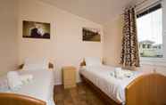 Kamar Tidur 4 Whitecliff Bay Holiday Park