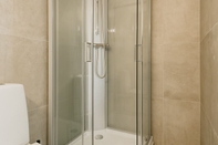 In-room Bathroom Bergen Beds - Apartment Ground level