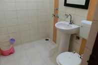 In-room Bathroom Goroomgo Pal Regency Ambala