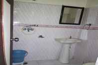 In-room Bathroom Goroomgo Punjabi Niwas Amritsar
