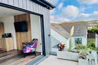 Common Space Captivating 5-bed House in Porthleven