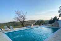 Swimming Pool Amazing 2-bed Apartment in Paglieta for 6 People