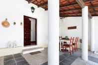 Bedroom Farm on the Beach sea View 2 Steps From Lisbon