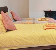 ห้องนอน 4 Monthly, Short, Stays 2-bed Apartment in Reading