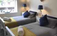 Bedroom 3 Inviting 2-bed Apartment in Matlock Sleeps 6