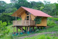 Bangunan Lodge Laguna Guaitipán Ancestral