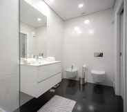 In-room Bathroom 2 Pajaro Residence by Rent4all