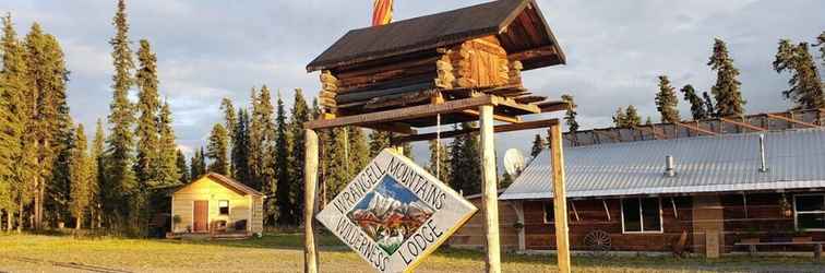 Exterior Wrangell Mountains Wilderness Lodge