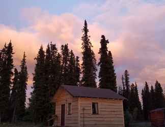 Bangunan 2 Wrangell Mountains Wilderness Lodge