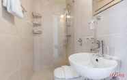 Phòng tắm bên trong 5 Gozo PH w Private Rooftop Jacuzzi Terrace Views