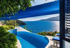 Hồ bơi 7 The White Collection - Villa Sun