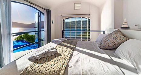 Phòng ngủ 2 The White Collection - Villa Sun