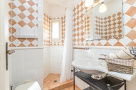 In-room Bathroom Piazzetta Villa Roxy 10mt From Seashore
