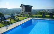 Swimming Pool 2 Casa Das Caneiroas Lovely 2-bed House in Amarante