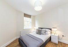 Others 5 Modern Two Bedroom Apartment in Hammersmith -205a
