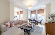 Common Space 3 Modern Three Bedroom Apartment in Hammersmith