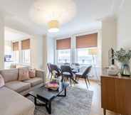 Khu vực công cộng 3 Modern Three Bedroom Apartment in Hammersmith