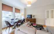 Common Space 2 Modern Three Bedroom Apartment in Hammersmith