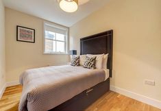 Others 3 Modern 3 Bed Apartment Next to the Park - 210a